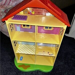 Peppa Pig Red and Yellow Dollhouse